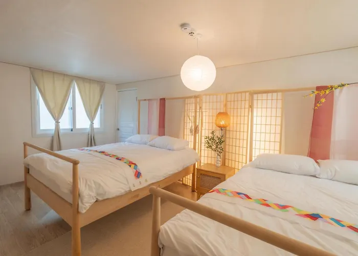 아파트 1m Walk Stn, 3br,12pax, Near The Airport Bus, Ddp 15 Mins