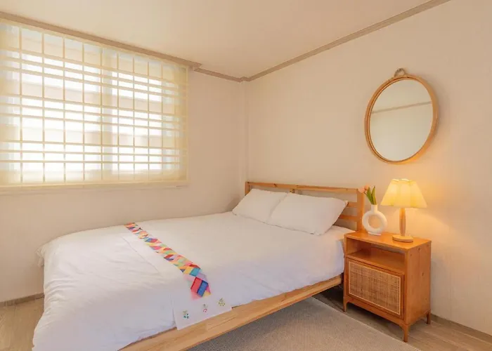 1m Walk Stn, 3br,12pax, Near The Airport Bus, Ddp 15 Mins 아파트 서울특별시