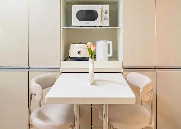 아파트 1m Walk Stn, 3br,12pax, Near The Airport Bus, Ddp 15 Mins *