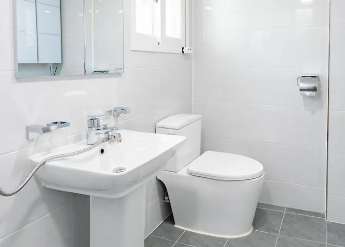 아파트 1m Walk Stn, 3br,12pax, Near The Airport Bus, Ddp 15 Mins *