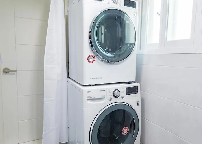 1m Walk Stn, 3br,12pax, Near The Airport Bus, Ddp 15 Mins 서울특별시